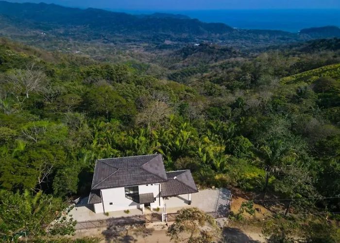 Casa Flores Ocean View 10 Min To Carrillo Сasa de vacaciones