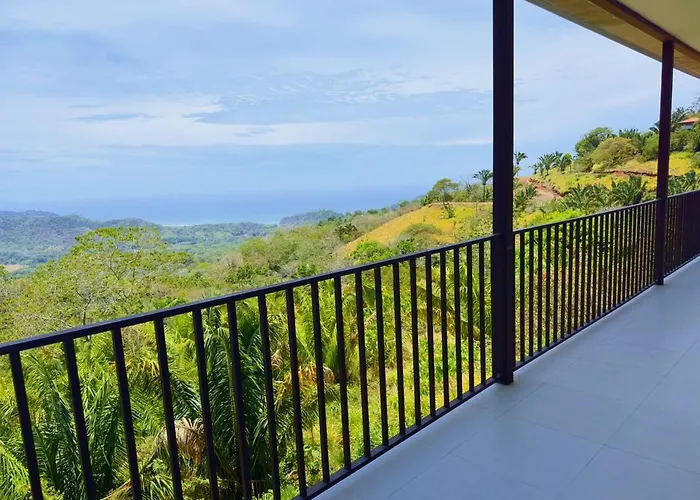 Casa Flores Ocean View 10 Min To Carrillo Сasa de vacaciones